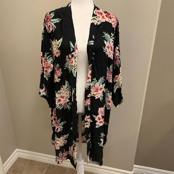 Cotton On Other - NWOT Cotton On Open Front Black Floral Kimono Robe